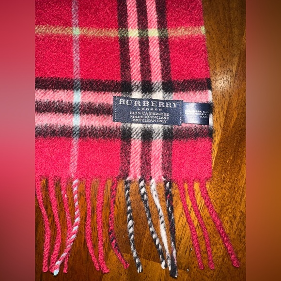 Burberry London Cashmere Scarf Red Nova check Winter Scarf Authentic 🧣 - Picture 3 of 5